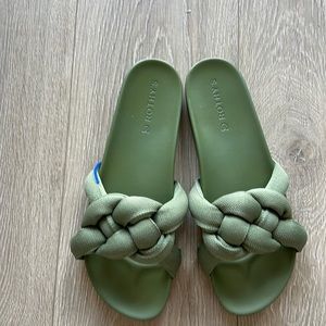 Rothy’s bubble slide size 10